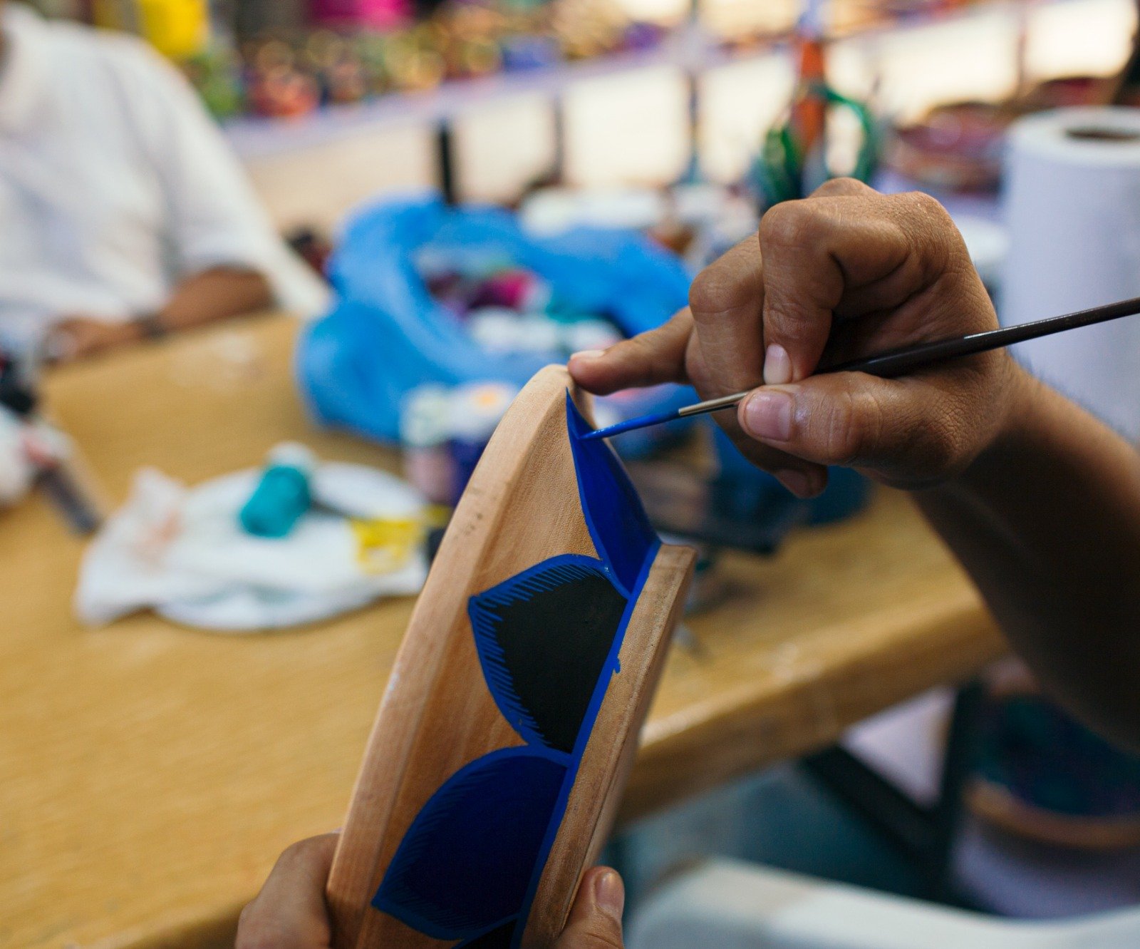 Support-Pakistan-artist-painting-pottery